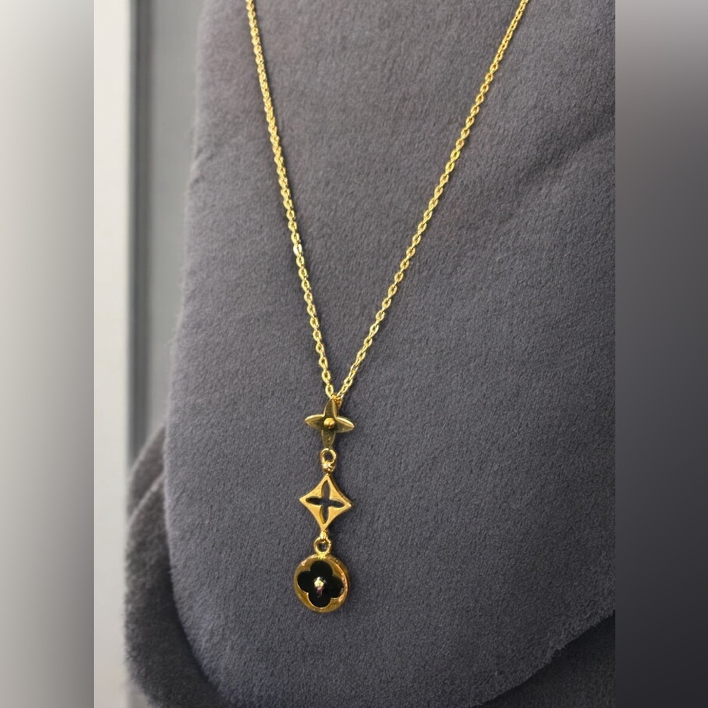 Luxury Four Leaf Clover 3 Black Stainless Steel Necklace - Gold Cover